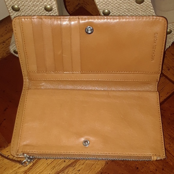 Michael Kors Leather Wallet - Picture 4 of 8